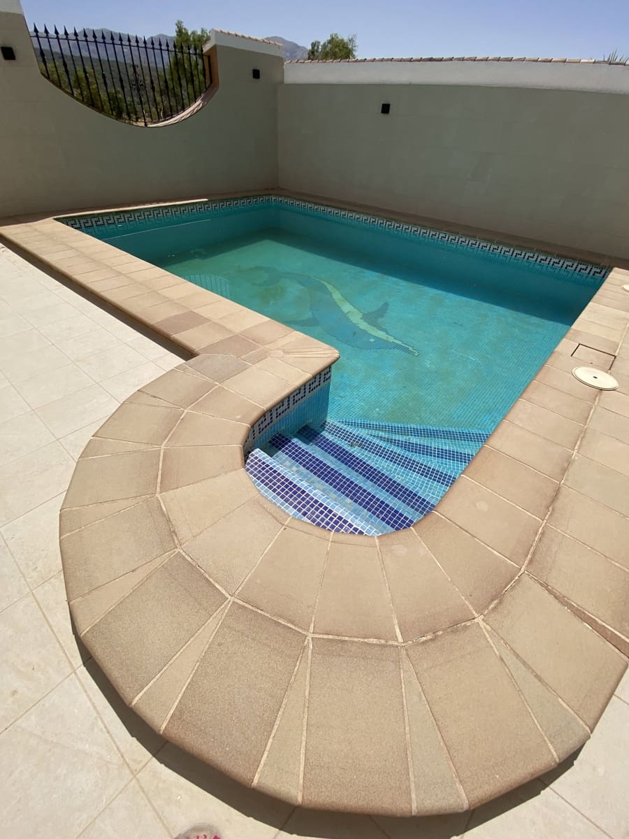 6 soveværelse Villa til salg i Villanueva del Trabuco med swimmingpool garage - € 305.000 (Ref: 9674830)