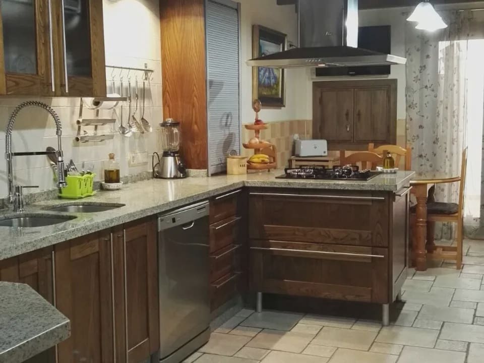 5 bedroom Villa for sale in Villanueva del Trabuco with pool - € 289,000 (Ref: 9674831)