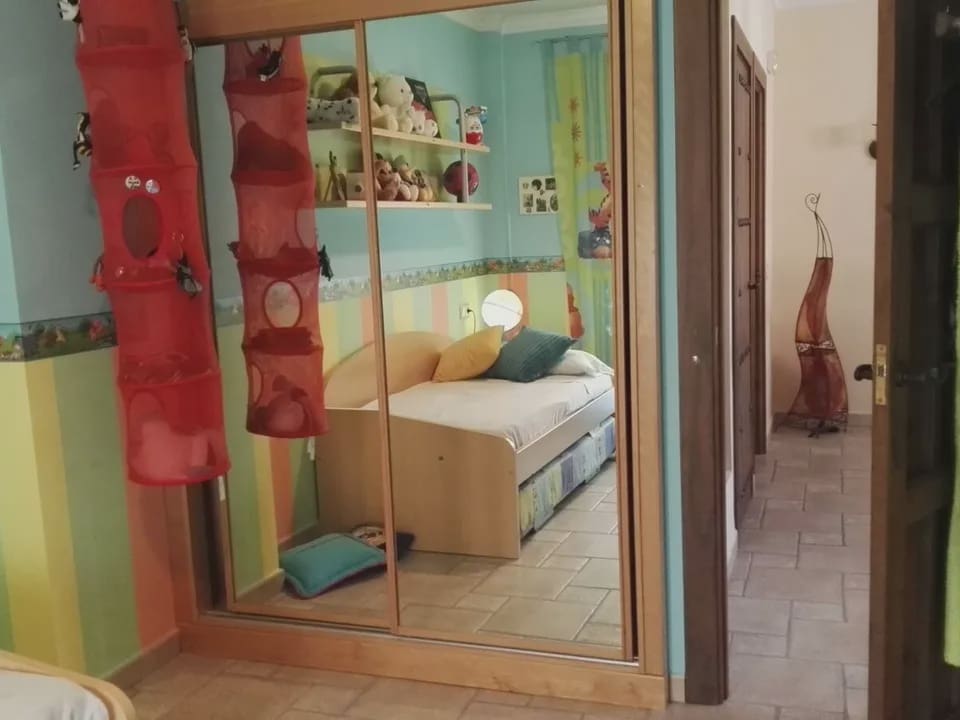 5 bedroom Villa for sale in Villanueva del Trabuco with pool - € 289,000 (Ref: 9674831)