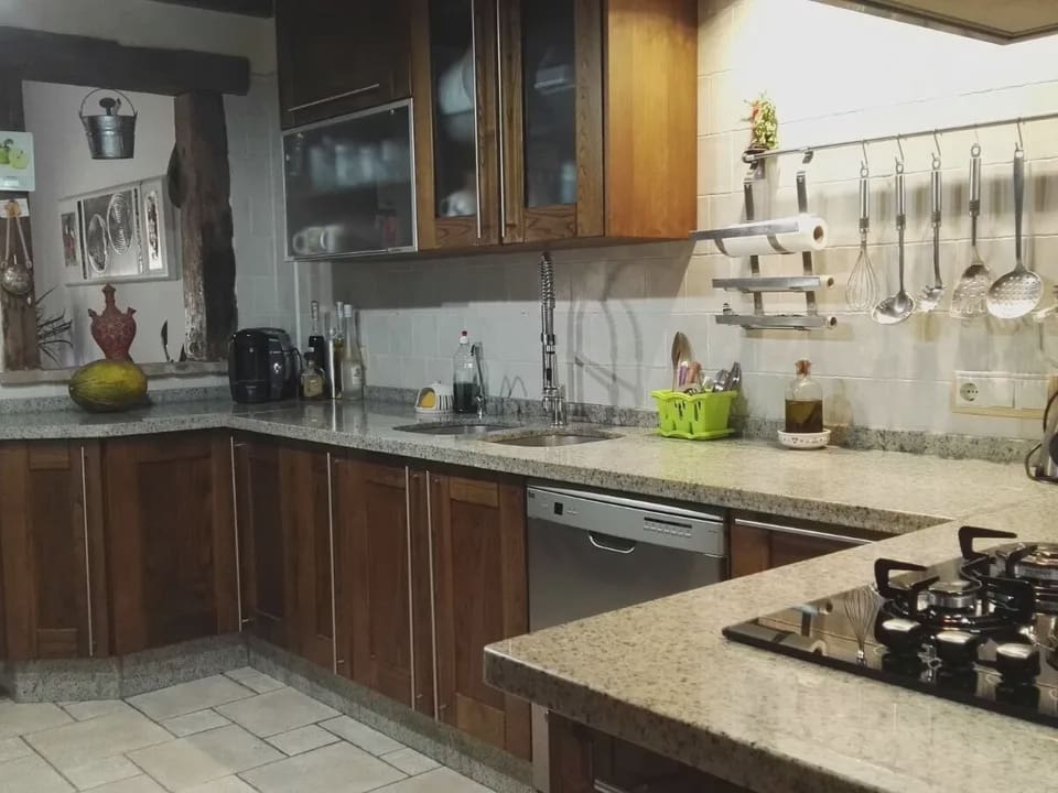 5 bedroom Villa for sale in Villanueva del Trabuco with pool - € 289,000 (Ref: 9674831)