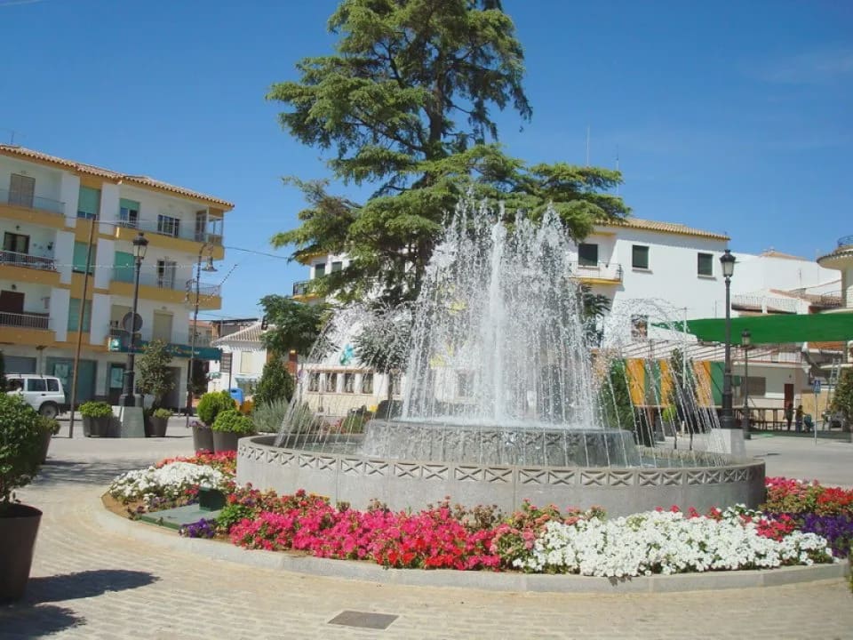 5 bedroom Villa for sale in Villanueva del Trabuco with pool - € 289,000 (Ref: 9674831)