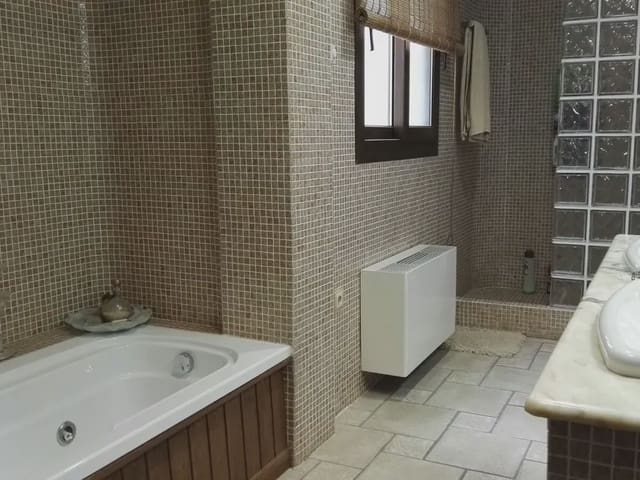 5 sovrum Villa till salu i Villanueva del Trabuco med pool - 289 000 € (Ref: 9674831)