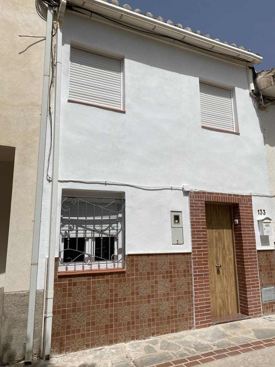 3 Zimmer Haus zu verkaufen in Villanueva del Trabuco mit Pool Garage - 125.000 € (Ref: 9674835)