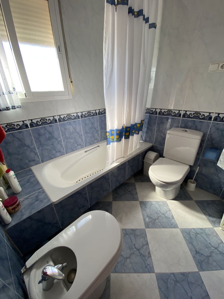 4 bedroom Villa for sale in Villanueva del Trabuco with pool garage - € 305,000 (Ref: 9674838)