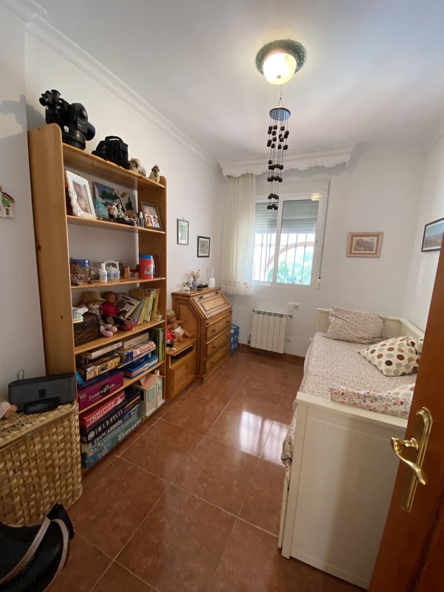 4 bedroom Villa for sale in Villanueva del Trabuco with pool garage - € 305,000 (Ref: 9674838)