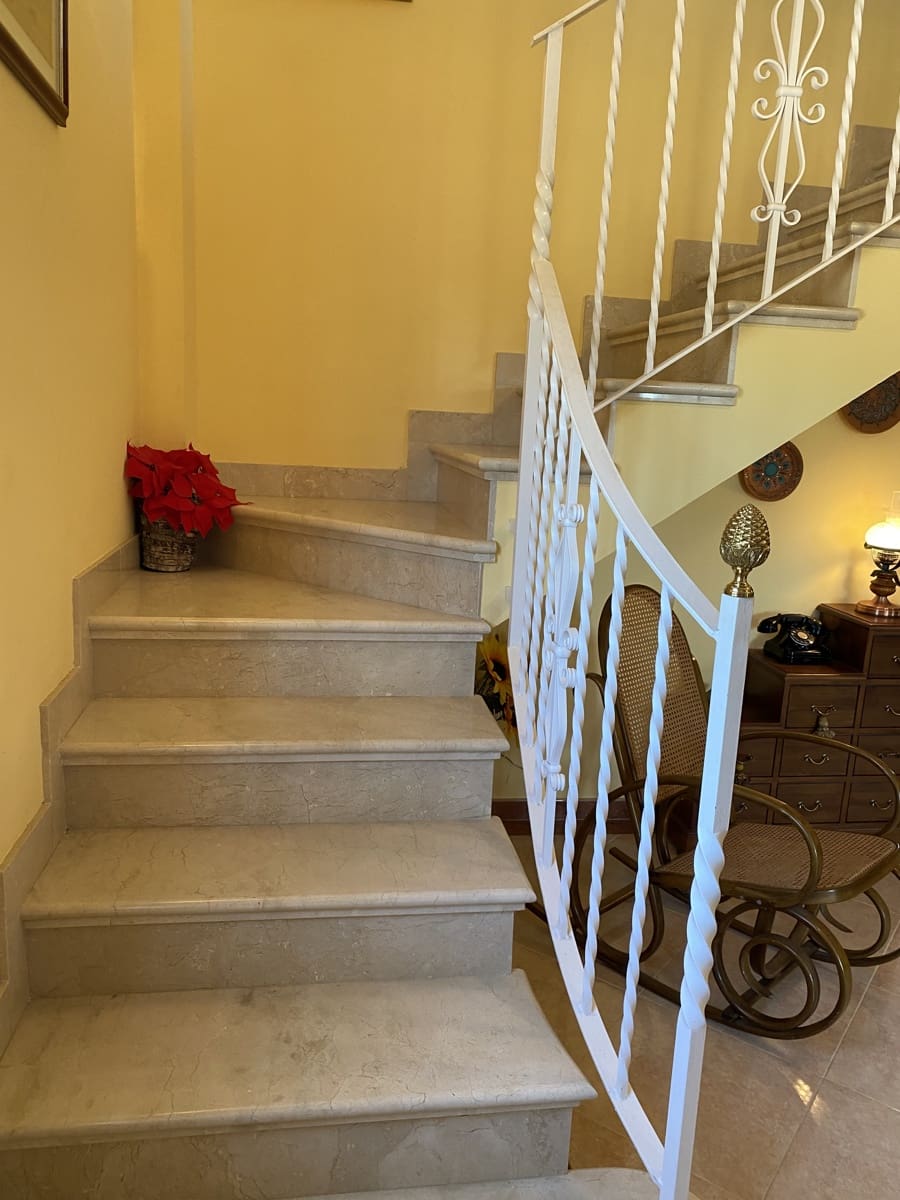 4 bedroom Villa for sale in Villanueva del Trabuco with pool garage - € 305,000 (Ref: 9674838)