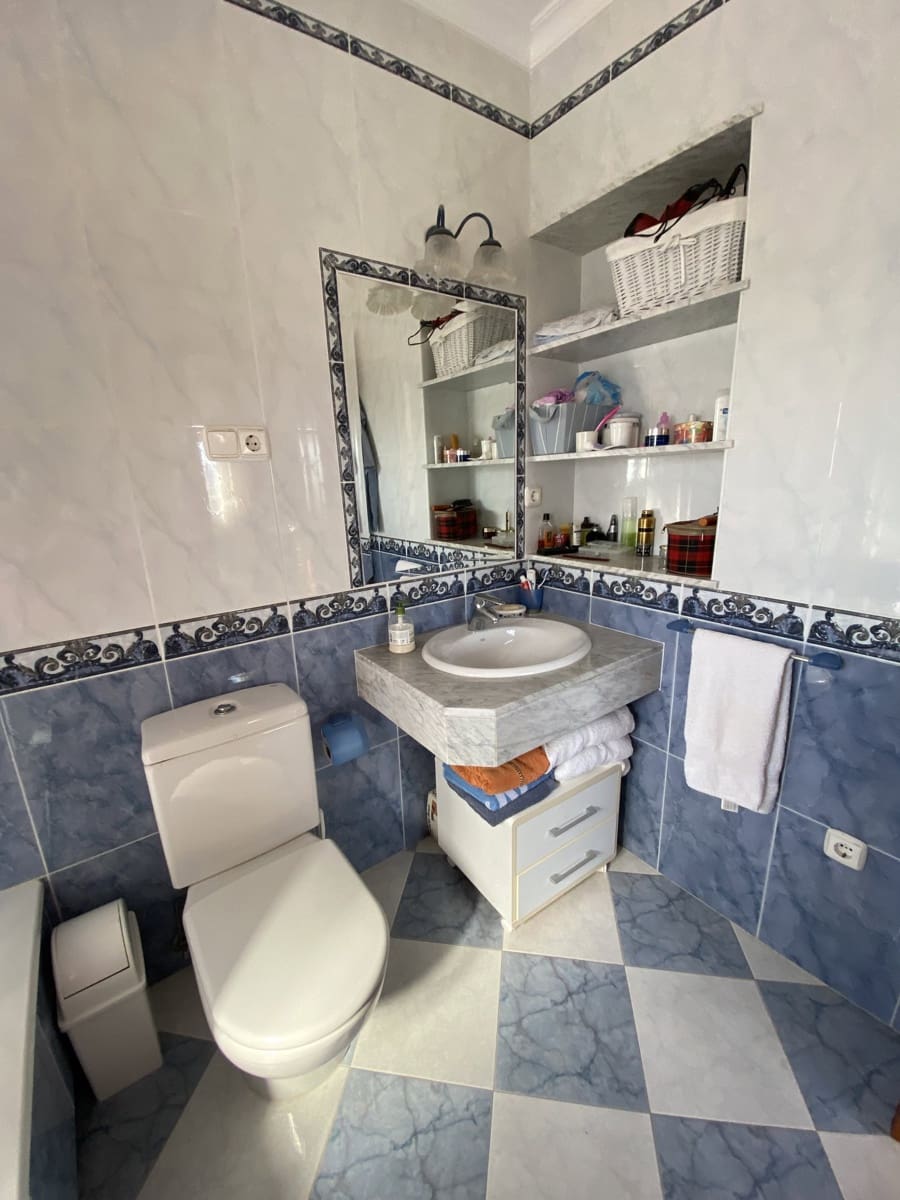Chalet de 4 habitaciones en Villanueva del Trabuco en venta con piscina garaje - 305.000 € (Ref: 9674838)
