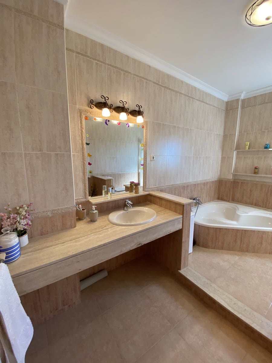 Chalet de 4 habitaciones en Villanueva del Trabuco en venta con piscina garaje - 305.000 € (Ref: 9674838)