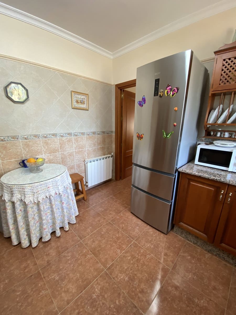 Chalet de 4 habitaciones en Villanueva del Trabuco en venta con piscina garaje - 305.000 € (Ref: 9674838)