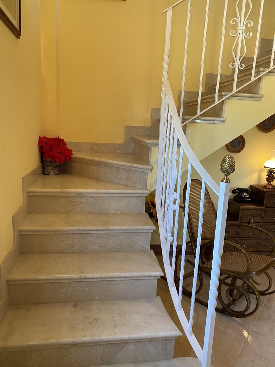 Chalet de 4 habitaciones en Villanueva del Trabuco en venta con piscina garaje - 305.000 € (Ref: 9674838)