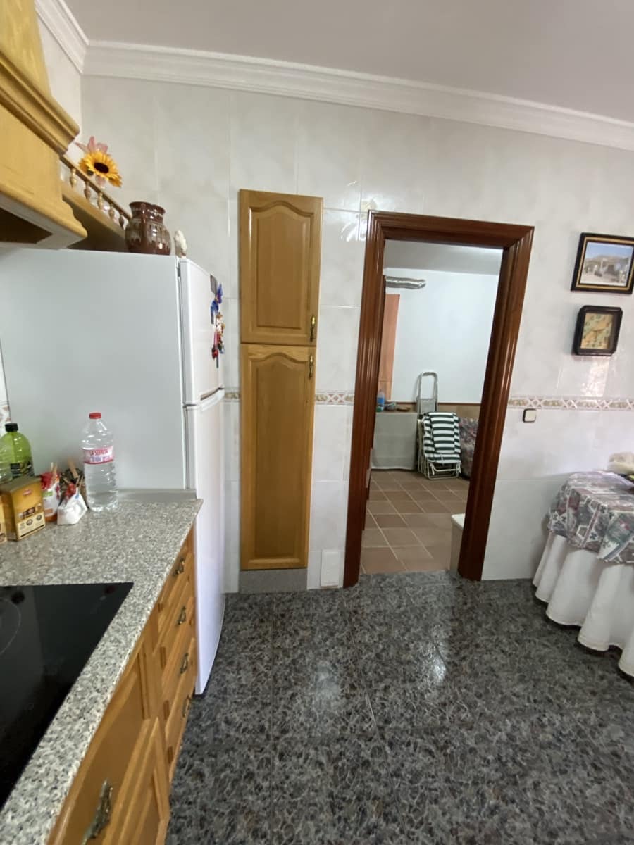 4 bedroom Villa for sale in Villanueva del Trabuco with pool garage - € 199,995 (Ref: 9674839)