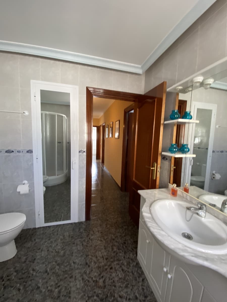 4 bedroom Villa for sale in Villanueva del Trabuco with pool garage - € 199,995 (Ref: 9674839)