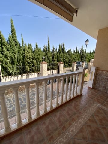 4 bedroom Villa for sale in Villanueva del Trabuco with pool garage - € 199,995 (Ref: 9674839)