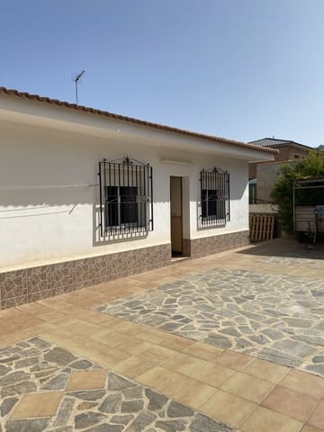 4 bedroom Villa for sale in Villanueva del Trabuco with pool garage - € 199,995 (Ref: 9674839)