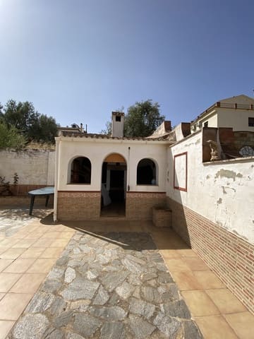 4 bedroom Villa for sale in Villanueva del Trabuco with pool garage - € 199,995 (Ref: 9674839)