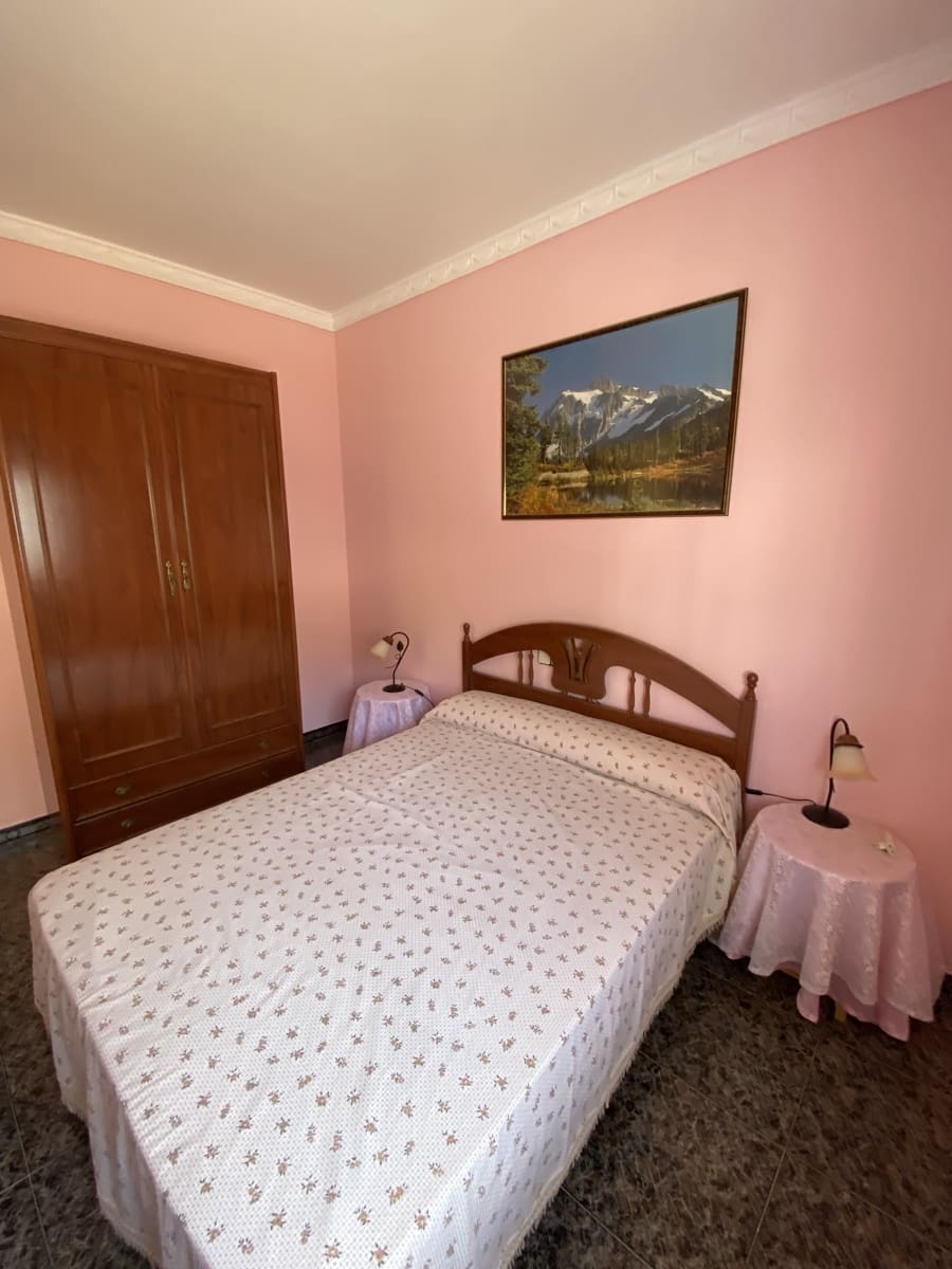 4 bedroom Villa for sale in Villanueva del Trabuco with pool garage - € 199,995 (Ref: 9674839)