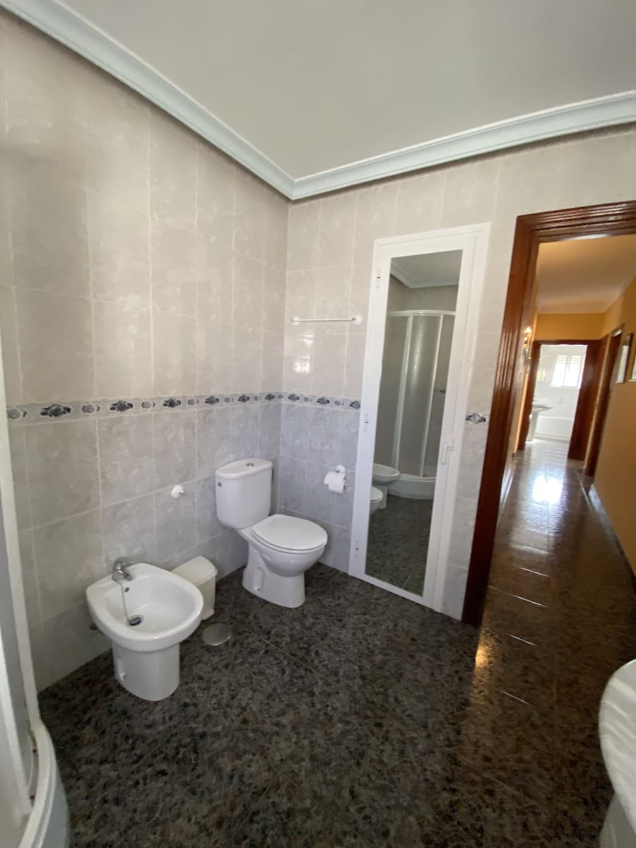 4 bedroom Villa for sale in Villanueva del Trabuco with pool garage - € 199,995 (Ref: 9674839)