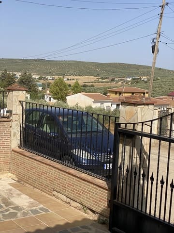 4 bedroom Villa for sale in Villanueva del Trabuco with pool garage - € 199,995 (Ref: 9674839)