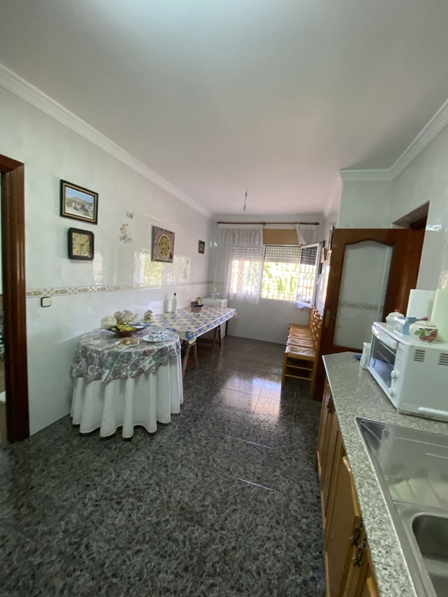 Chalet de 4 habitaciones en Villanueva del Trabuco en venta con piscina garaje - 199.995 € (Ref: 9674839)