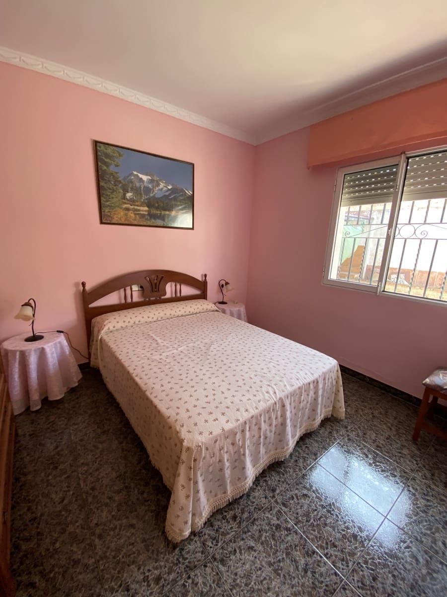 Chalet de 4 habitaciones en Villanueva del Trabuco en venta con piscina garaje - 199.995 € (Ref: 9674839)