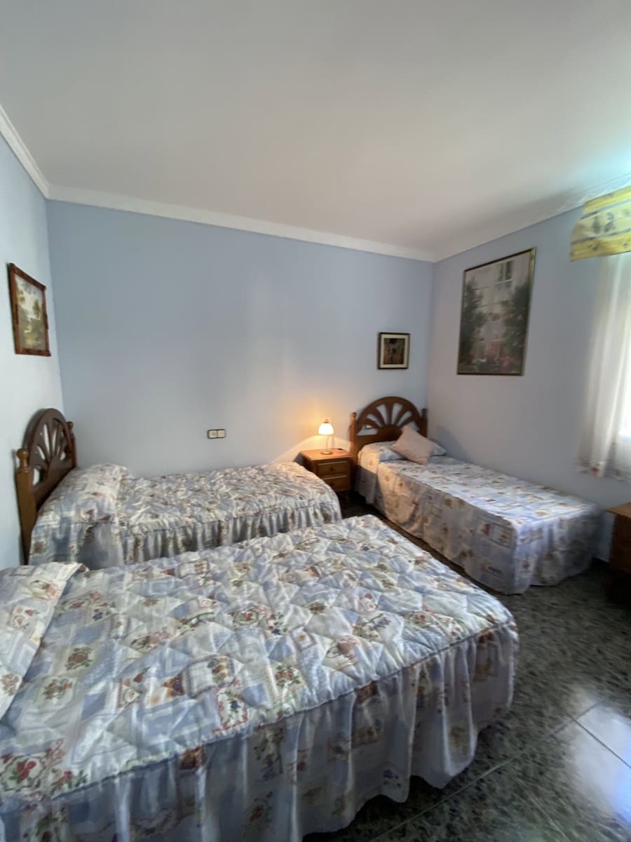 Chalet de 4 habitaciones en Villanueva del Trabuco en venta con piscina garaje - 199.995 € (Ref: 9674839)