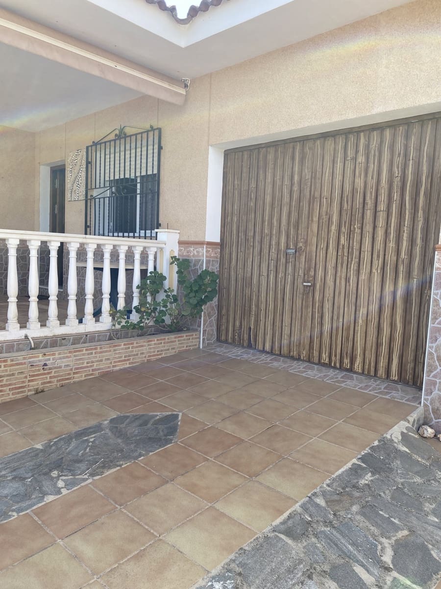 Chalet de 4 habitaciones en Villanueva del Trabuco en venta con piscina garaje - 199.995 € (Ref: 9674839)