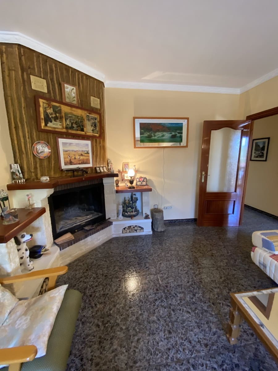 Chalet de 4 habitaciones en Villanueva del Trabuco en venta con piscina garaje - 199.995 € (Ref: 9674839)