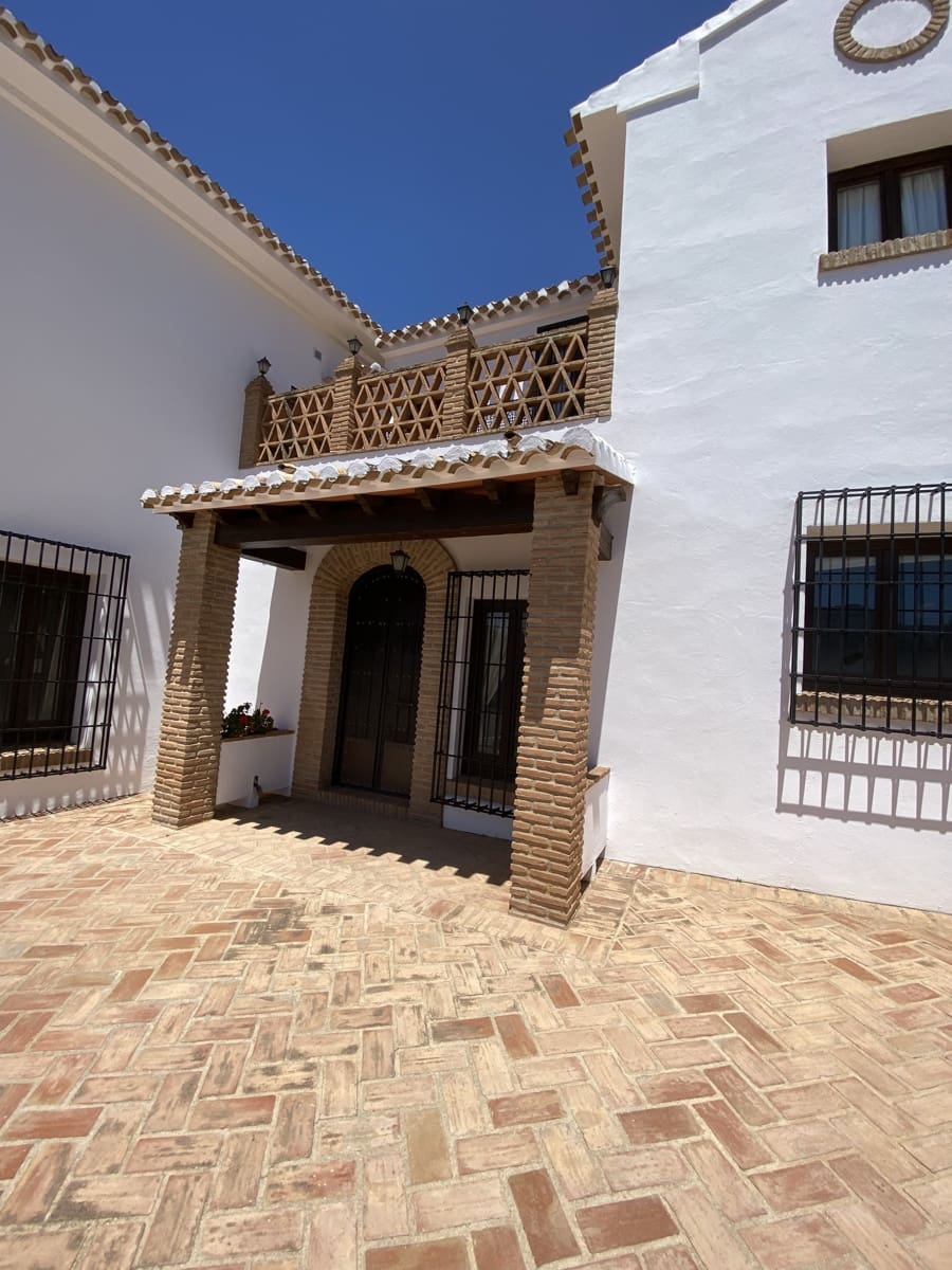 3 bedroom Finca/Country House for sale in Villanueva del Trabuco with pool garage - € 289,000 (Ref: 9674842)