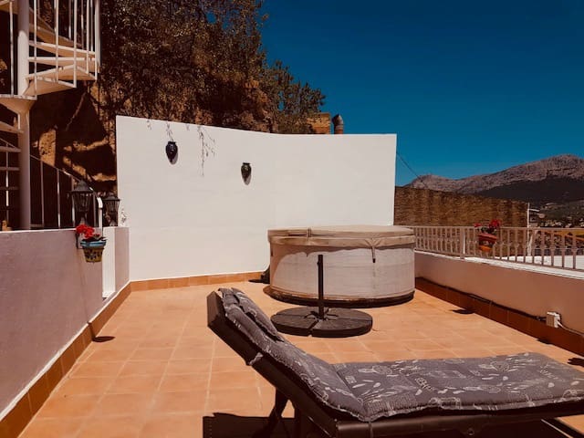 2 bedroom Townhouse for sale in Villanueva del Trabuco with garage - € 84,500 (Ref: 9674848)