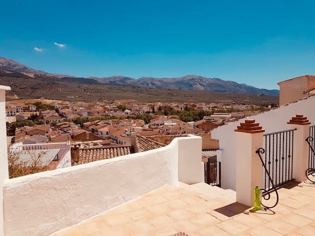 2 makuuhuone Omakotitalo myytävänä paikassa Villanueva del Trabuco mukana 
autotalli - 84 500 € (Ref: 9674848)