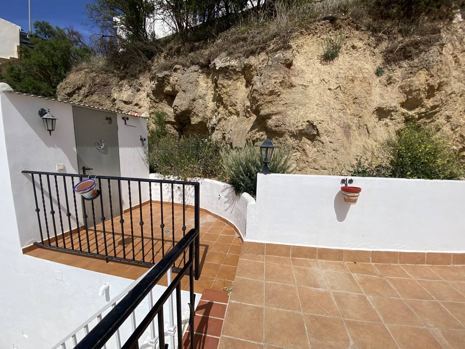 2 makuuhuone Omakotitalo myytävänä paikassa Villanueva del Trabuco mukana 
autotalli - 84 500 € (Ref: 9674848)