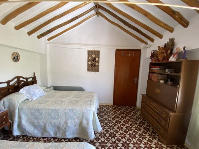 4 slaapkamer Finca/Landhuis te koop in Villanueva del Trabuco met garage - € 123.000 (Ref: 9674849)