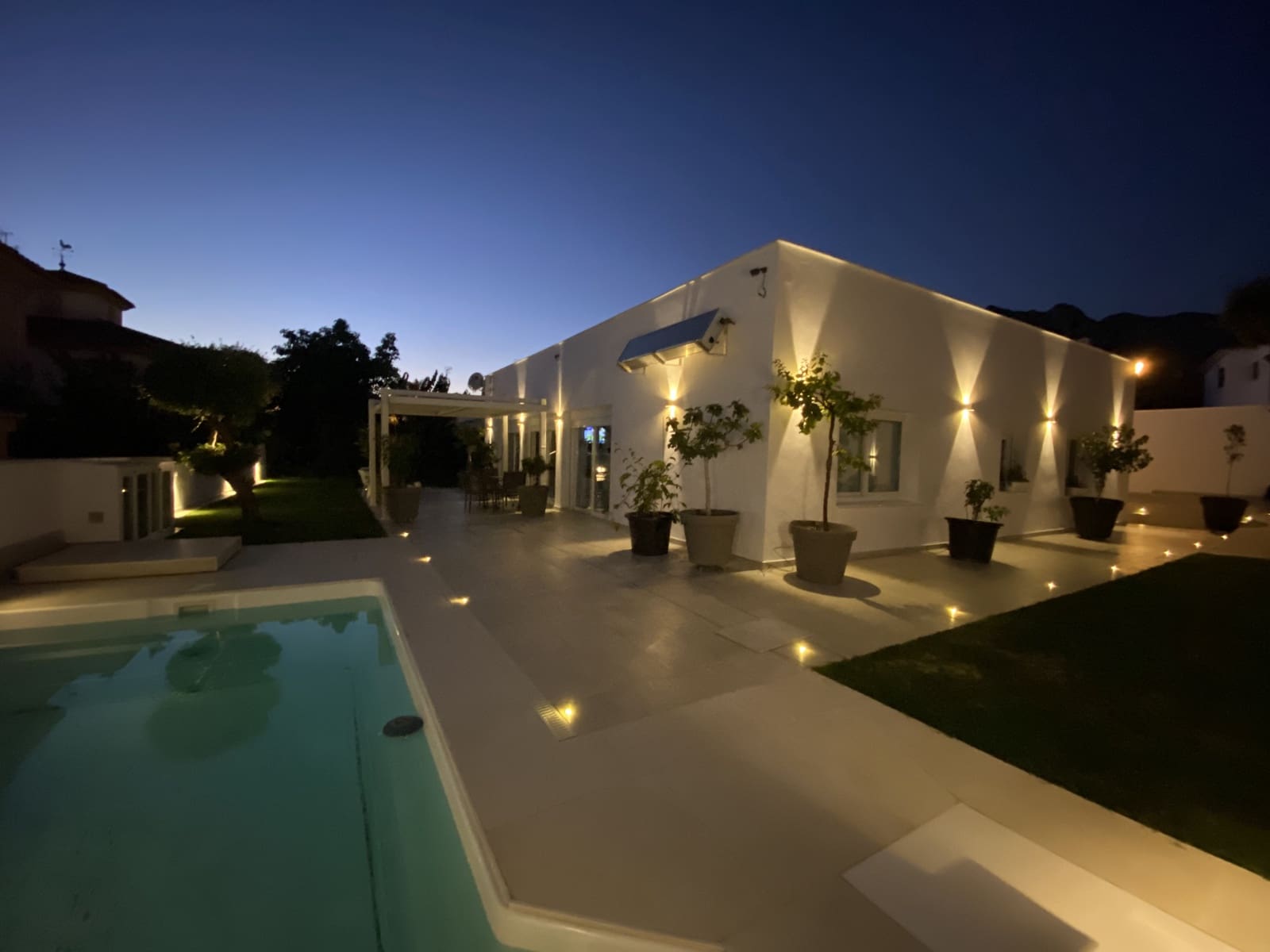 3 sypialnia Willa na sprzedaż w Marbella z basenem garażem - 999 950 € (Ref: 9674851)