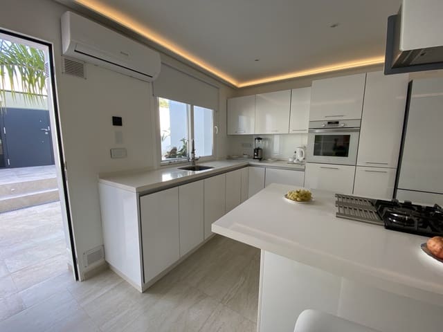 3 sypialnia Willa na sprzedaż w Marbella z basenem garażem - 999 950 € (Ref: 9674851)