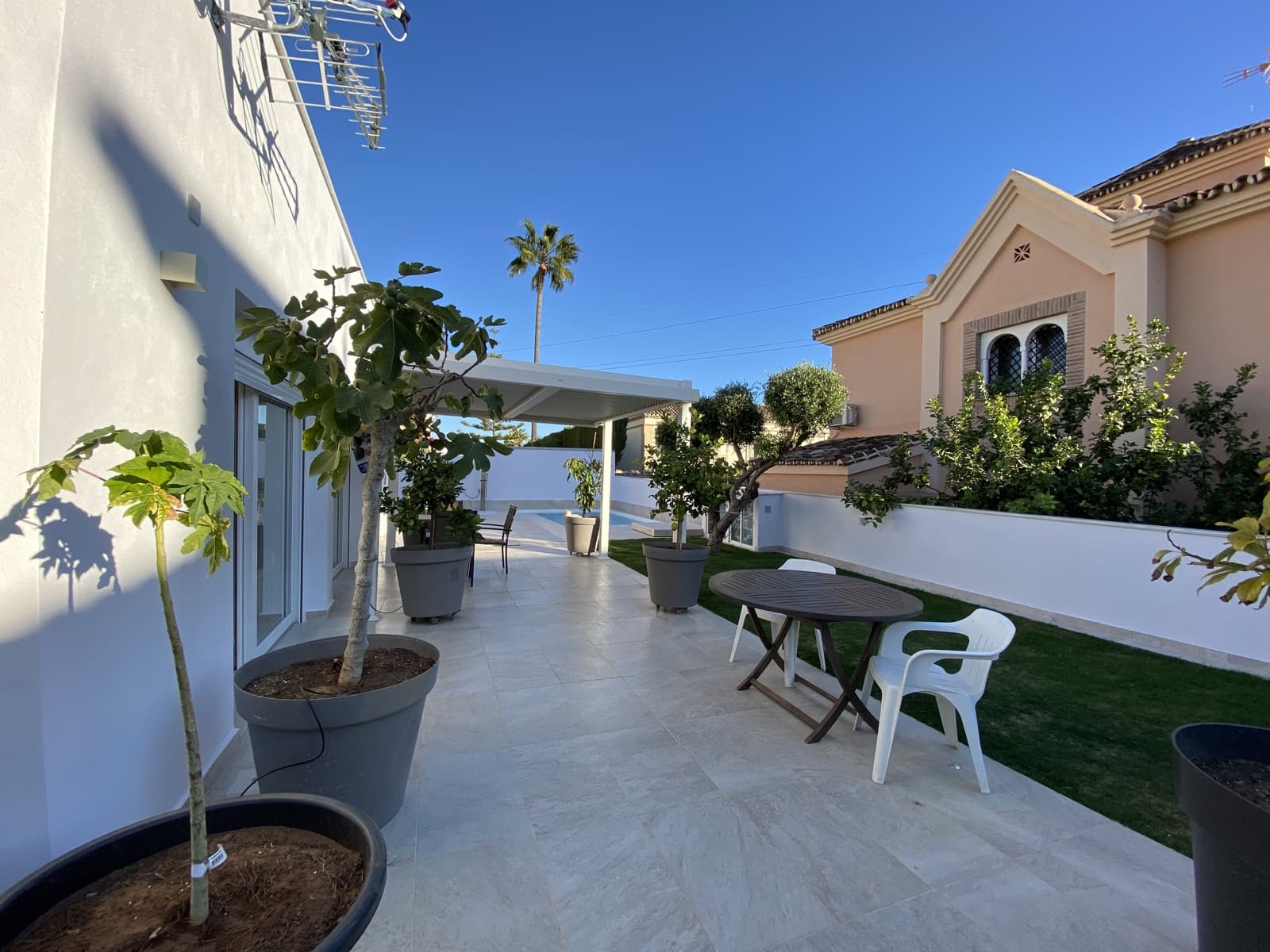 3 sypialnia Willa na sprzedaż w Marbella z basenem garażem - 999 950 € (Ref: 9674851)