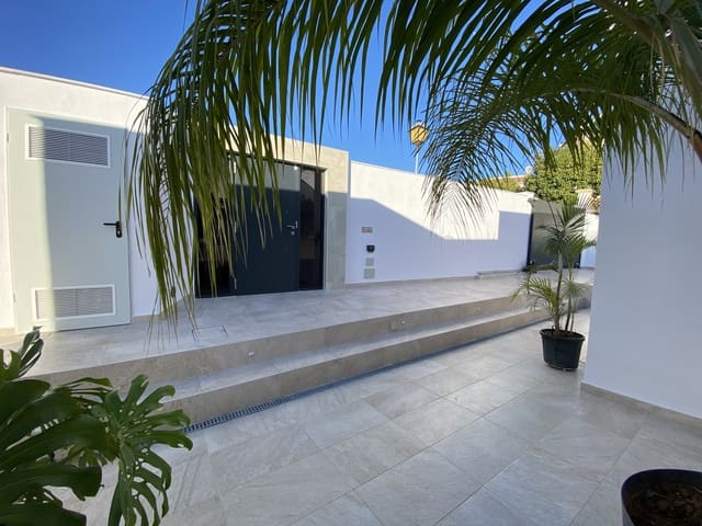 3 sypialnia Willa na sprzedaż w Marbella z basenem garażem - 999 950 € (Ref: 9674851)