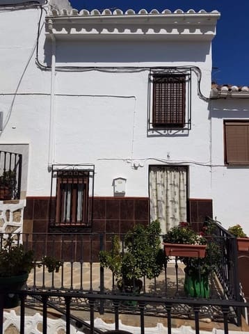 3 bedroom Townhouse for sale in Villanueva del Trabuco with garage - € 94,750 (Ref: 9674852)