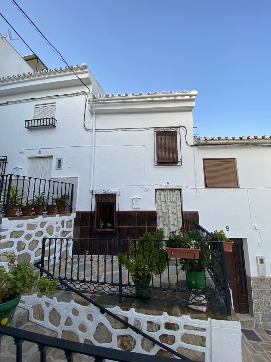 3 makuuhuone Omakotitalo myytävänä paikassa Villanueva del Trabuco mukana 
autotalli - 94 750 € (Ref: 9674852)