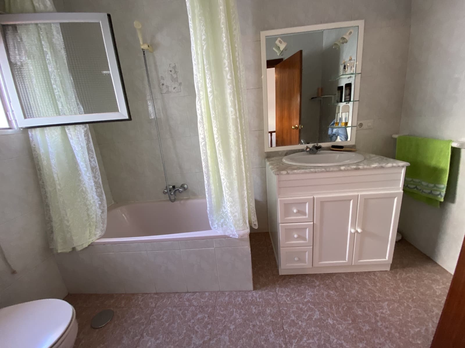 3 makuuhuone Omakotitalo myytävänä paikassa Villanueva del Trabuco mukana 
autotalli - 94 750 € (Ref: 9674852)