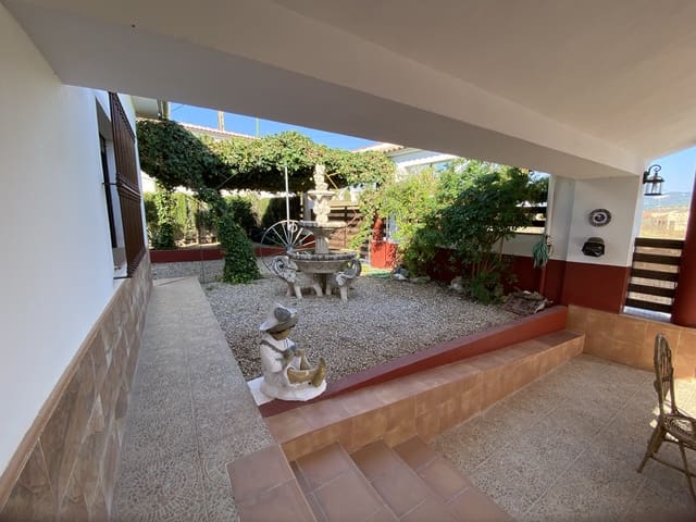 3 soveværelse Villa til salg i Villanueva de Algaidas med garage - € 189.995 (Ref: 9674853)