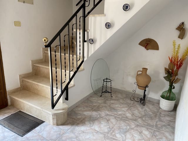 4 soveværelse Finca/Landehus til salg i Villanueva de Algaidas med garage - € 89.995 (Ref: 9674854)