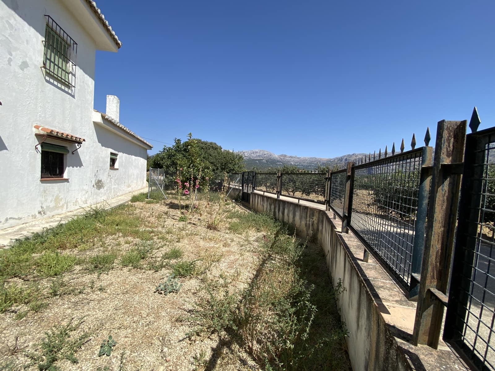 6 bedroom Finca/Country House for sale in Villanueva del Rosario with garage - € 299,000 (Ref: 9674856)