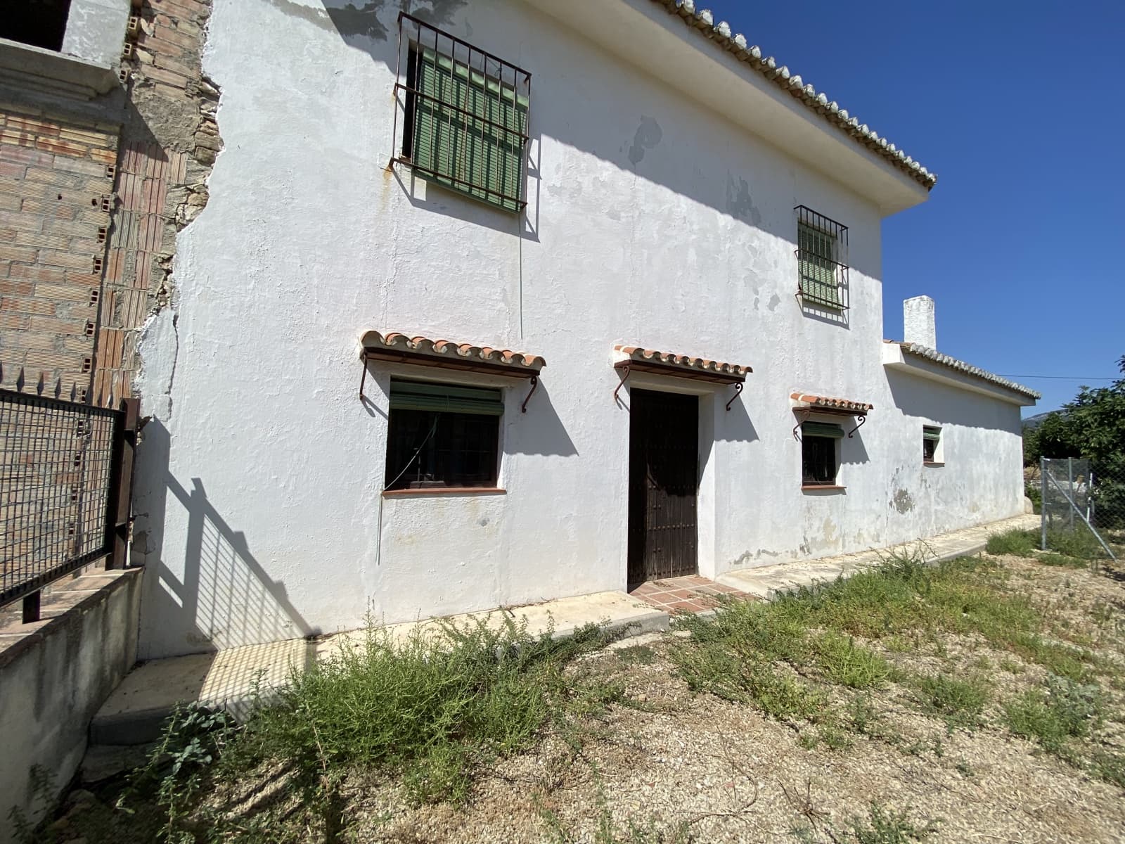 6 bedroom Finca/Country House for sale in Villanueva del Rosario with garage - € 299,000 (Ref: 9674856)