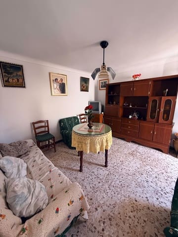 3 bedroom Finca/Country House for sale in Villanueva de Algaidas with pool - € 65,000 (Ref: 9707499)