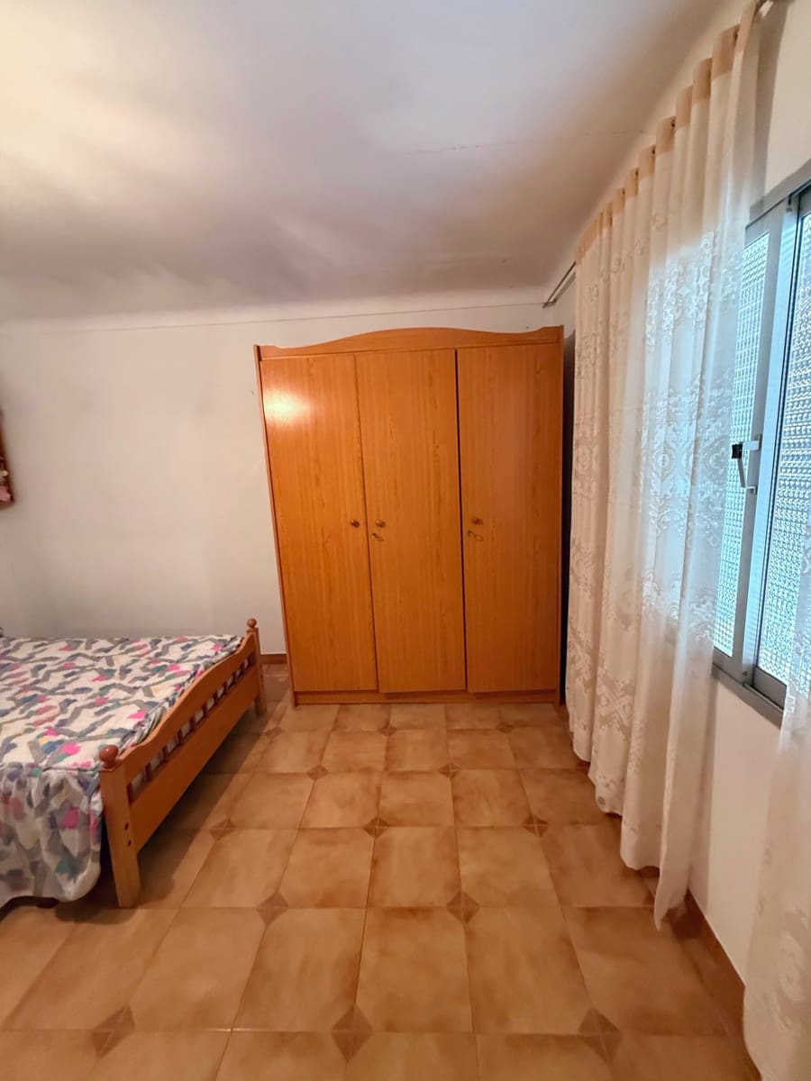 4 slaapkamer Finca/Landhuis te koop in Villanueva de Algaidas - € 64.000 (Ref: 9707499)