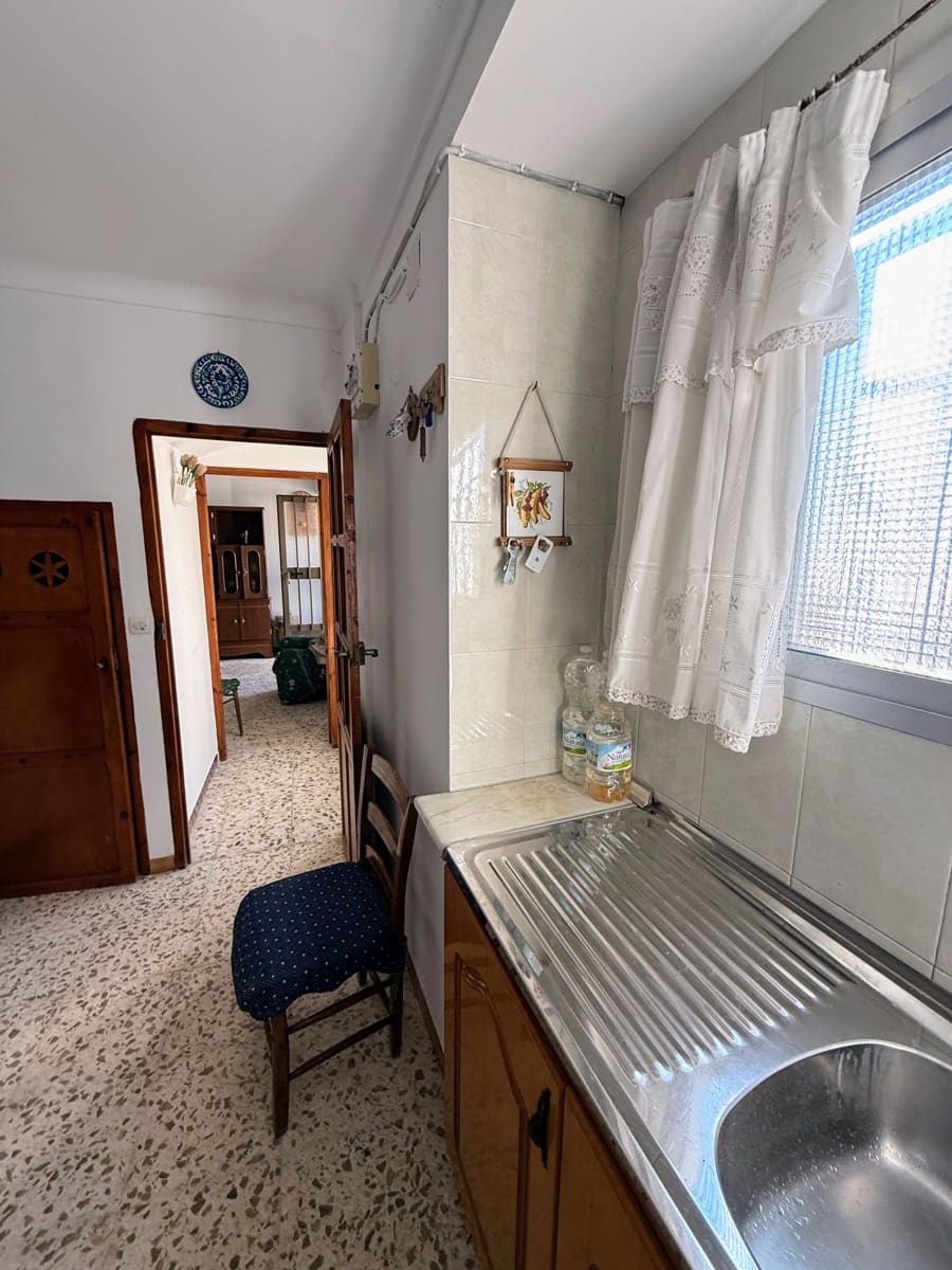 4 slaapkamer Finca/Landhuis te koop in Villanueva de Algaidas - € 64.000 (Ref: 9707499)