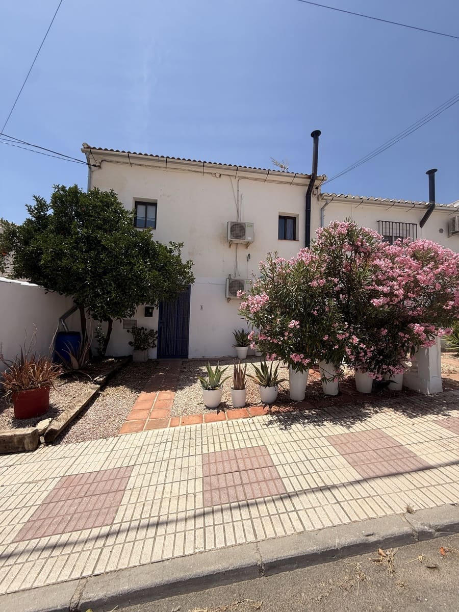 2 bedroom Finca/Country House for sale in Villanueva de Algaidas with pool garage - € 89,995 (Ref: 9915044)