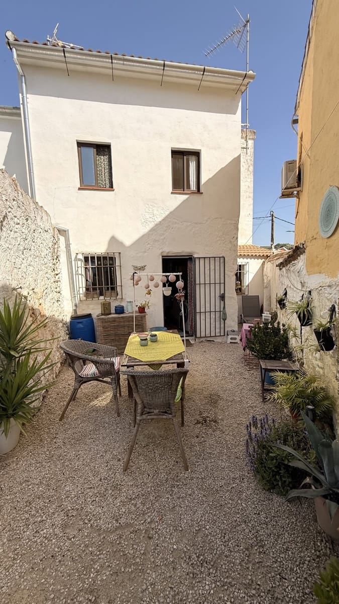 2 bedroom Finca/Country House for sale in Villanueva de Algaidas with pool garage - € 89,995 (Ref: 9915044)