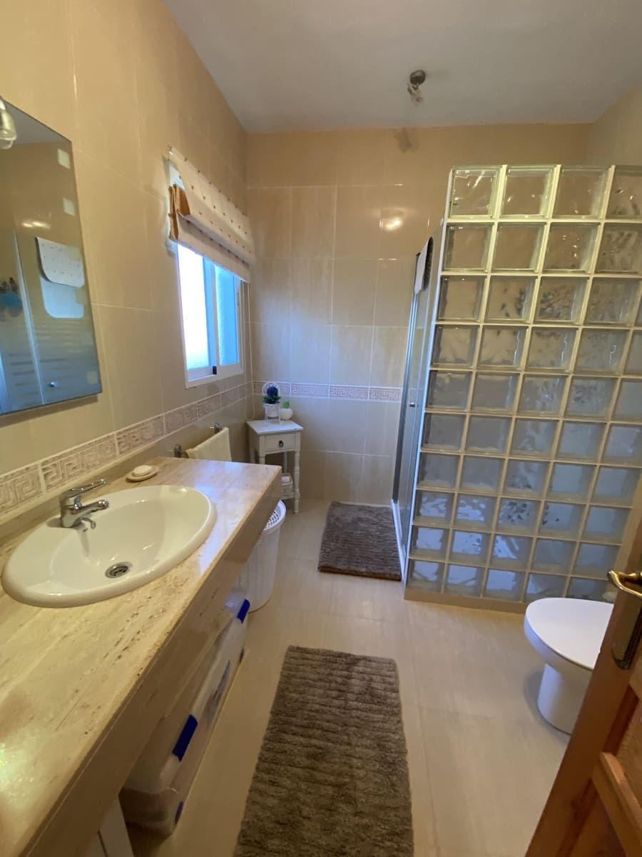 5 slaapkamer Villa te koop in Villanueva del Trabuco met zwembad garage - € 390.000 (Ref: 9955643)