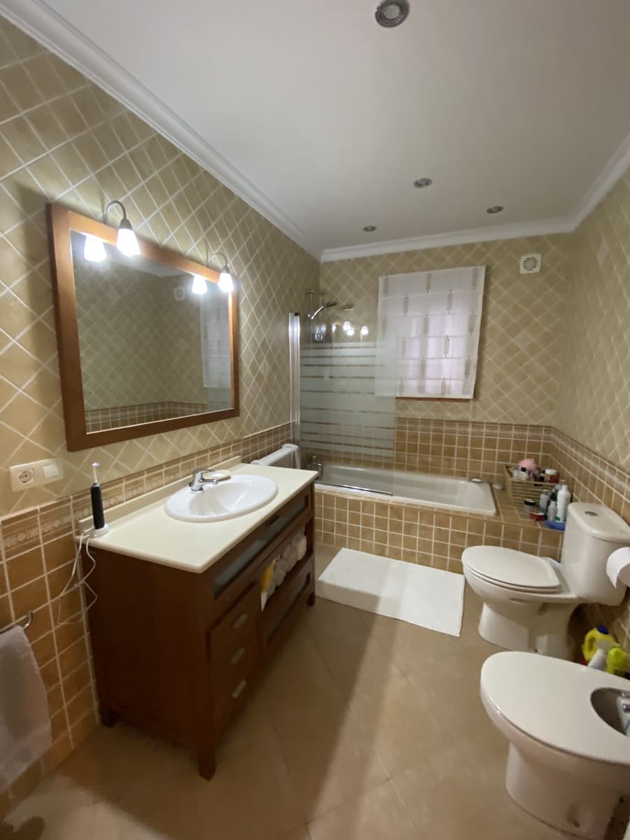 5 slaapkamer Villa te koop in Villanueva del Trabuco met zwembad garage - € 390.000 (Ref: 9955643)